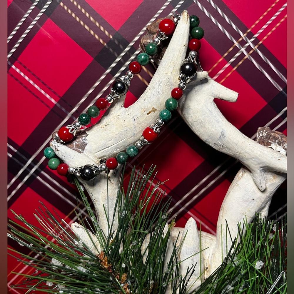 Festive Red and Green Beaded Bracelet